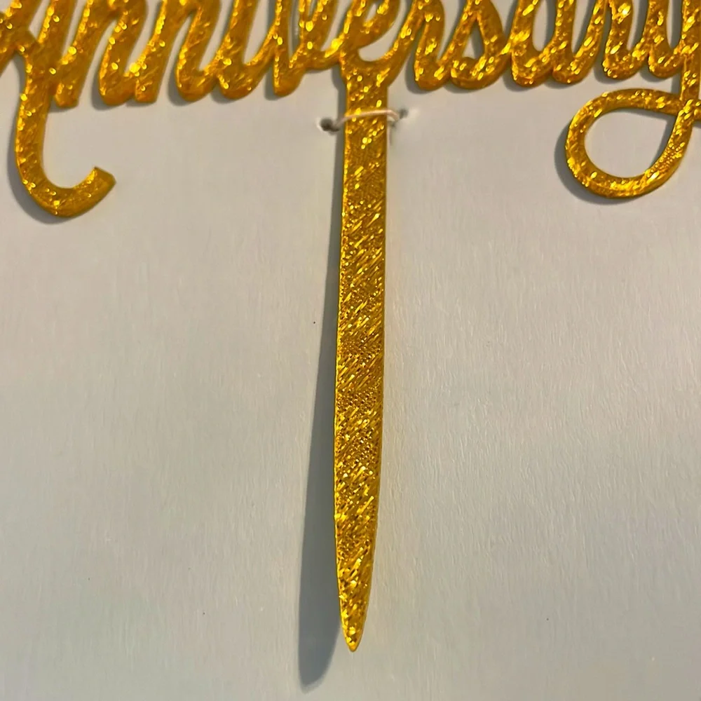 NIB Acrylic “Happy Anniversary” Glittery Gold Cake Topper